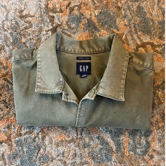 GAP Men’s Standard Fit Stretch Utility Shirt, Size M - Picture 4 of 4
